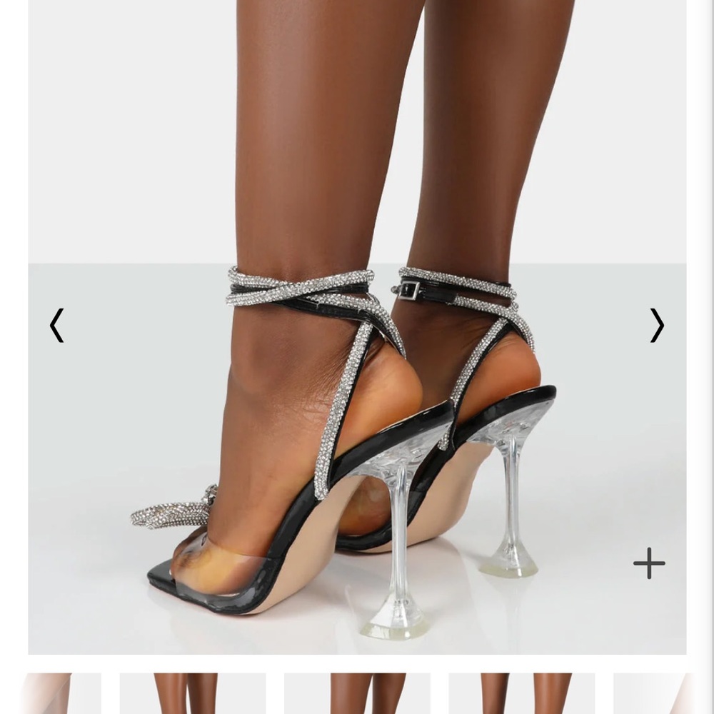 Black heels with bow